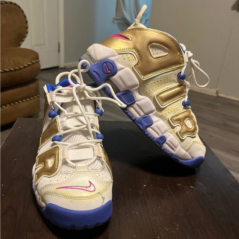 Nike - Picture 3 of 6